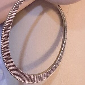 Elegant gold tone Women's earringsEUC